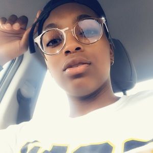 Meet your Posher, Briana